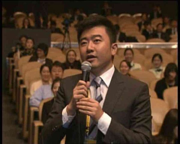 央视记者的话语权与广州亚运开幕式