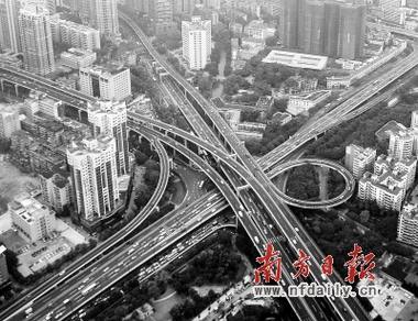 广东出动直升机 为10万摩托车返乡大军护航(图