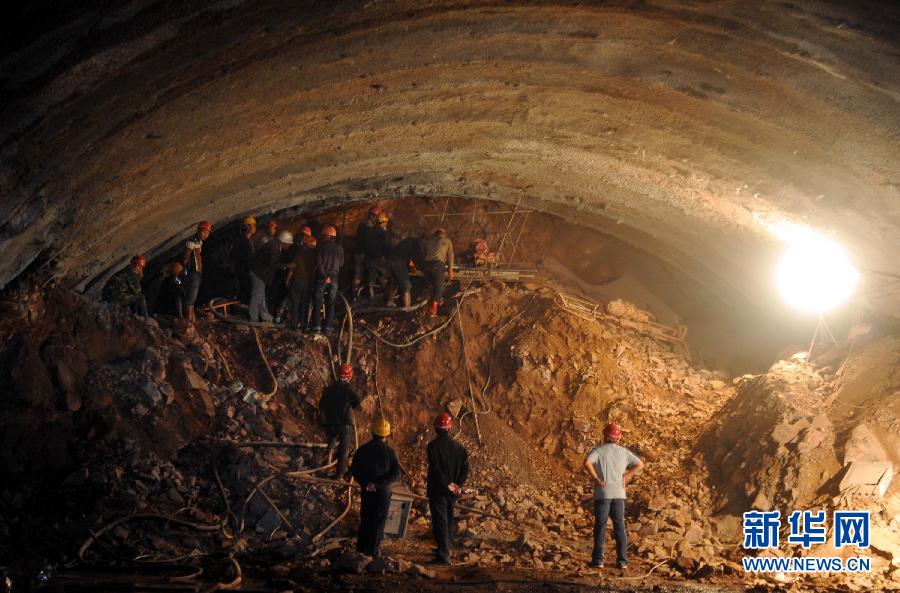 大广高速江西龙南境内一在建隧道塌方致16人