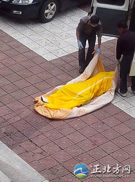 南昌航空大学惊现腐尸 <em>男扮女</em>装身着紧身衣丝