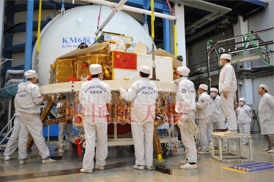 嫦娥三号12月上旬发射 首辆月球车定名玉兔号