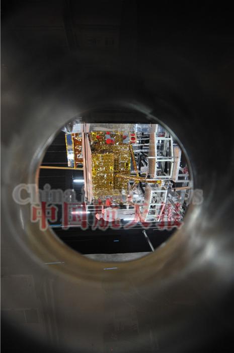 嫦娥三号12月上旬发射 首辆月球车定名玉兔号