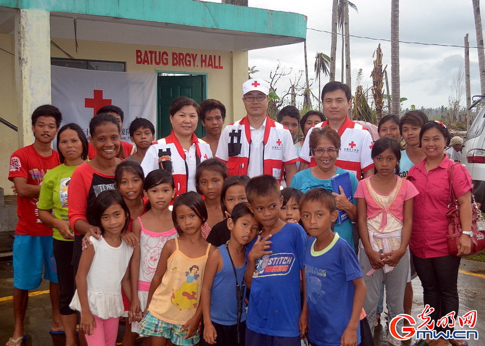 中国红十字国际救援队在菲律宾救援工作全面展