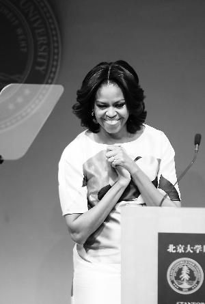 米歇尔北大上留学课 演讲前为失联客机祈祷(