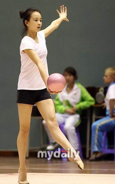 韩最美丽小<em>萝莉</em>首练 金妍儿师妹惊呆整容界_新
