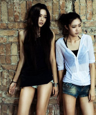 北体大第一美腿<em>姐妹</em>花 黑丝吊带<em>性感</em>写真(组图