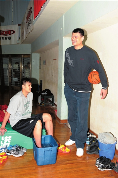 姚明辟谣篮协逼其出战亚锦赛