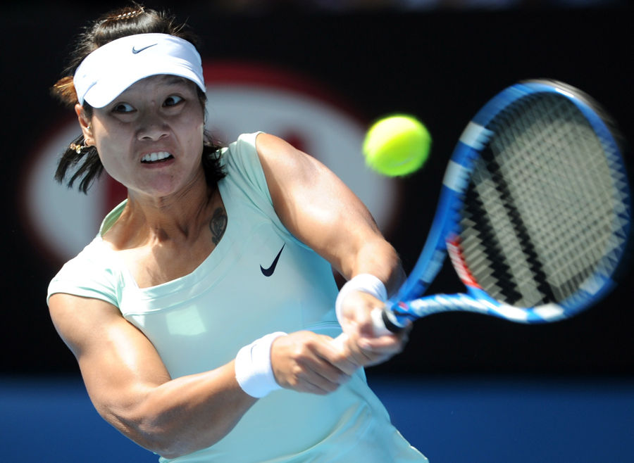 福布斯女<em>运动员</em>收入榜:莎娃2500万第一李娜第