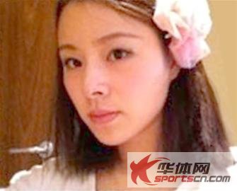 丁俊晖气质女友倩照 分享恋爱心情:每次分别倍