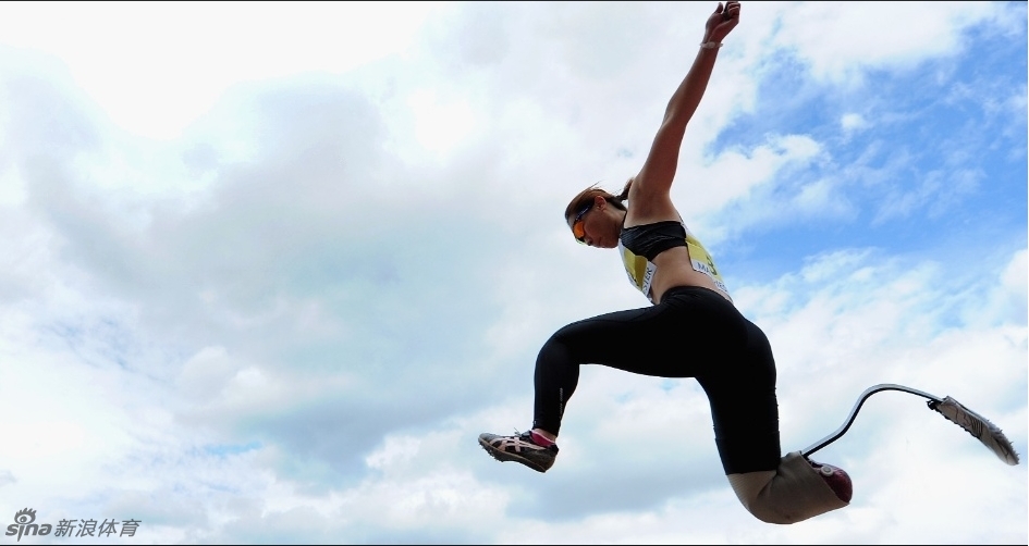 日本 刀锋 <em>少女</em>拍<em>全裸</em>写真 仅遮<em>私处</em>为奥运(8)_