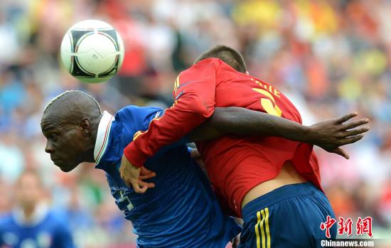 巴洛特利失单刀后疯话曝光:你们就是一坨屎(图