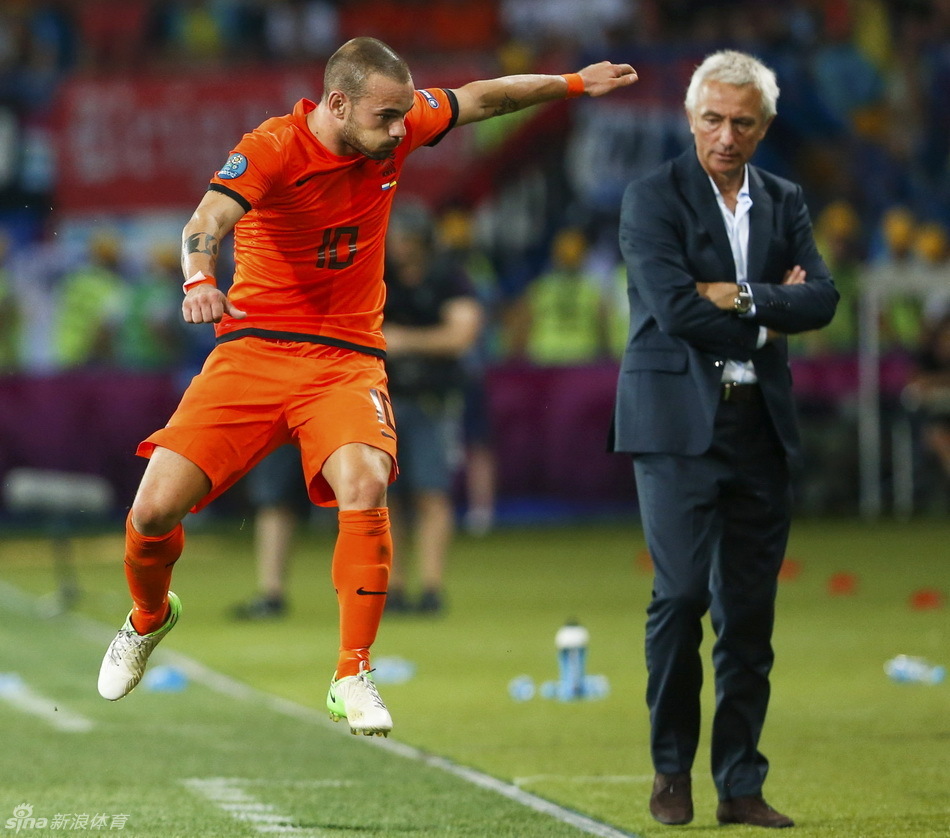 戈麦斯梅开二度范佩西远射破门 荷兰1-2德国(2