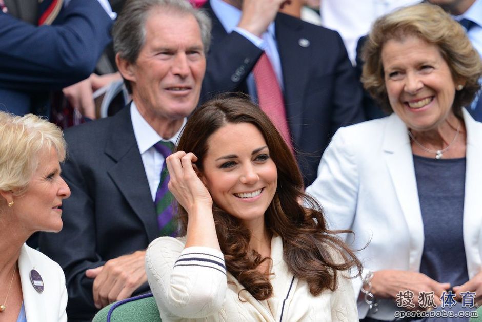 威廉王子夫妇 现身温网   凯特王妃 甜美迷人(高清