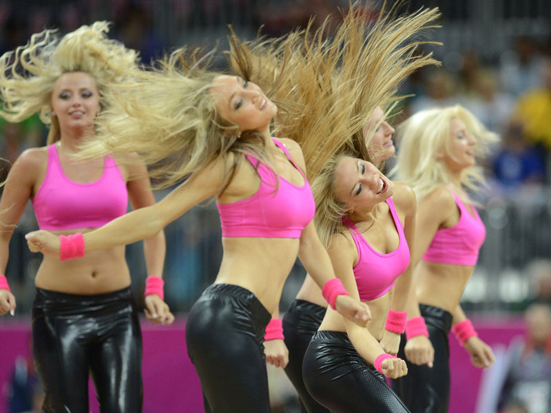 热辣<em>美女</em>团助阵奥运 秀<em>美臀</em>美腿尽展风情(6)_光