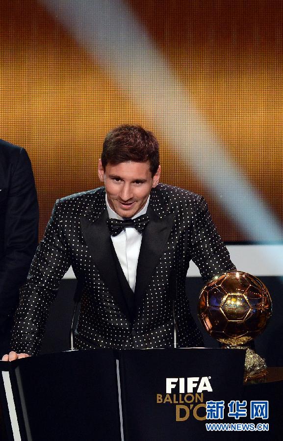 梅西成史上首位连续四次获金球奖男球员(1)