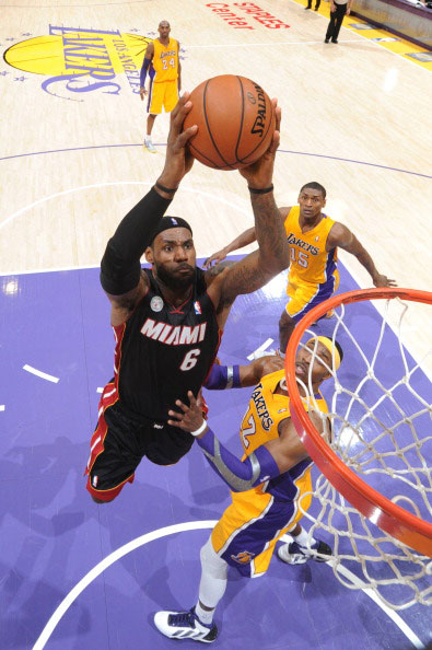 NBA本周5大镜头:林书豪戏耍小牛詹姆斯暴扣魔