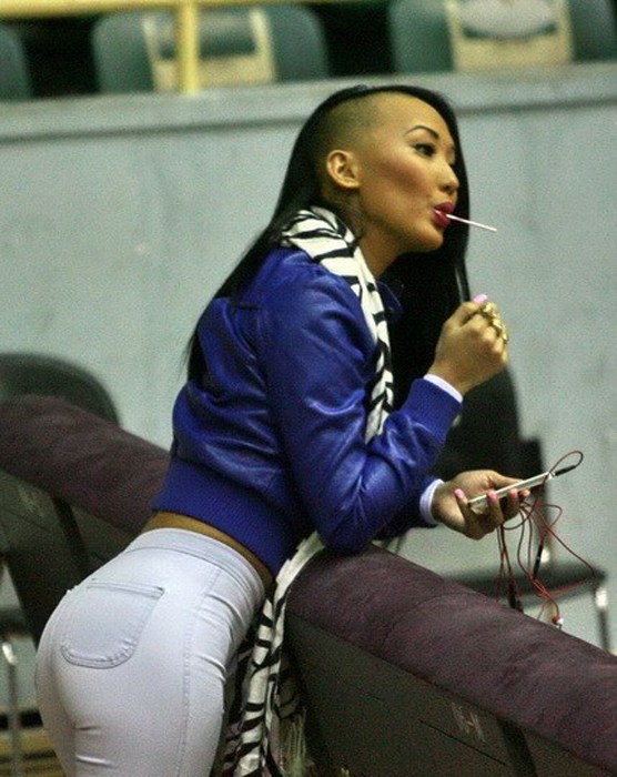 高清-cba球员太太团pk