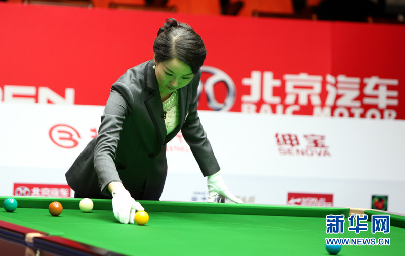 台球裁判诸瑛性感图片_裁判诸瑛的收入(2)