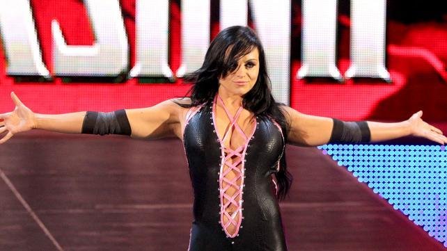 高清:<em>WWE摔跤</em>女王激战肉搏 反派搞怪挑衅(1)