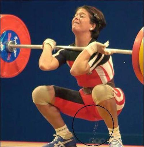 体坛尴尬瞬间:赛场失禁 断背山频频上演(2)