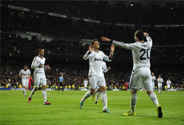 表现低迷英媒质疑厄齐尔 温格:别迷恋传球多射