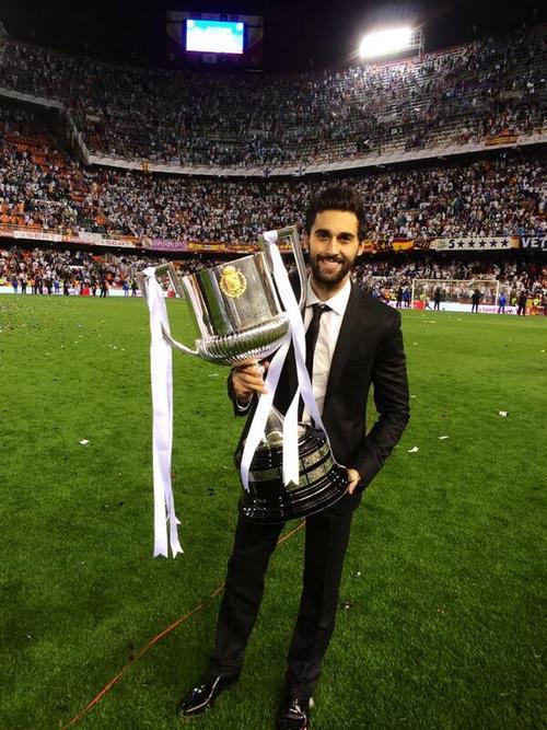 国王杯皇马夺冠狂欢 C罗不忘安抚梅西(18)