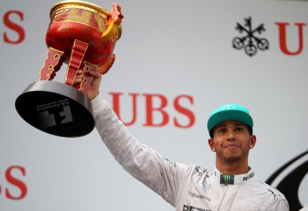 F1:汉密尔顿中国站轻松夺冠 头哥登上领奖台(1