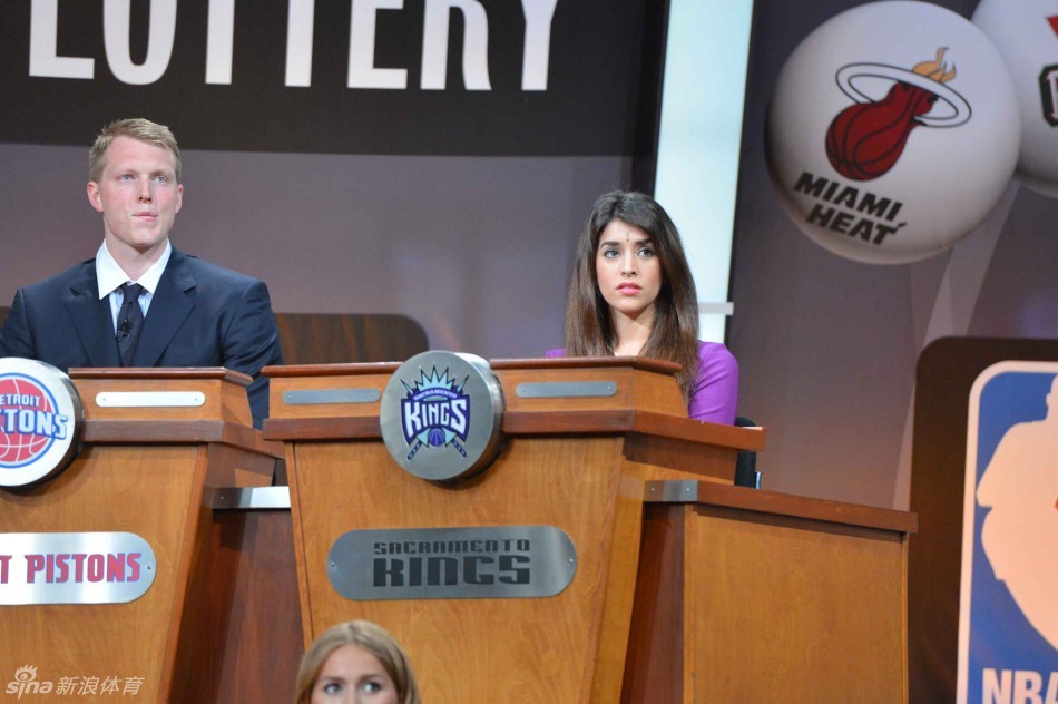 NBA抽签现场 国王<em>老板女儿</em>亮相(高清)(8)_要点