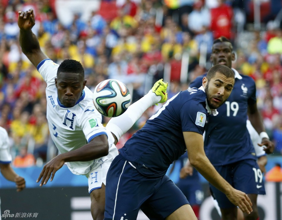 E组首轮法国vs洪都拉斯1:0 本泽马点球破门(2