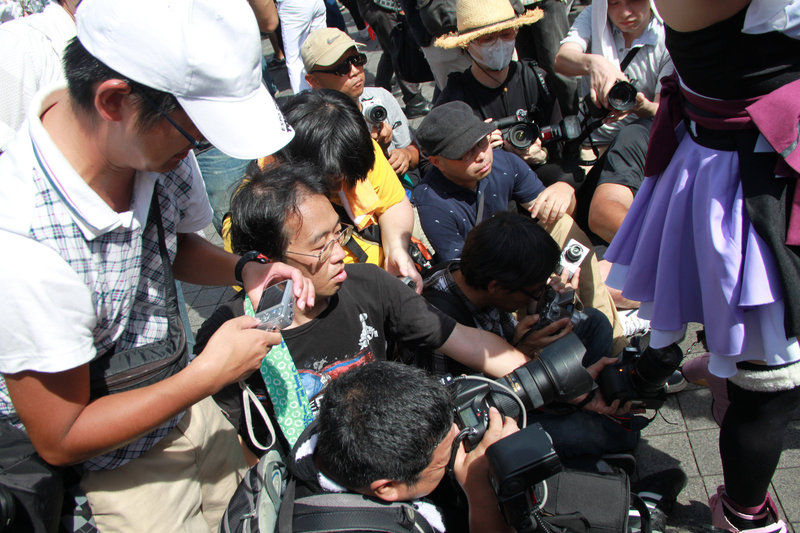 裙底之下胸线之上 <em>日本</em>摄影师狂拍女孩裙底(3