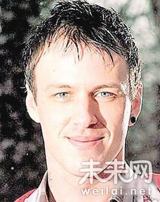 美女喜欢用尿洗澡漱口 盘点全球雷人怪癖(图)(