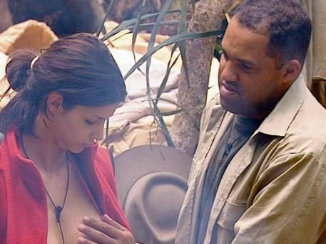 体坛咸猪手 C罗女友被摸私处+袭胸(42)_综合体