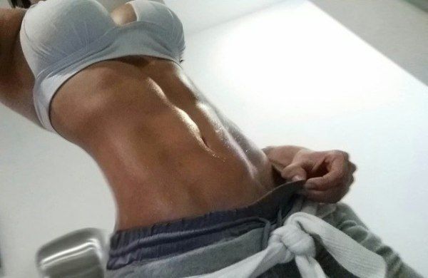 健身自拍腹肌 b8ac6f40889115bfd6db5f.jpg