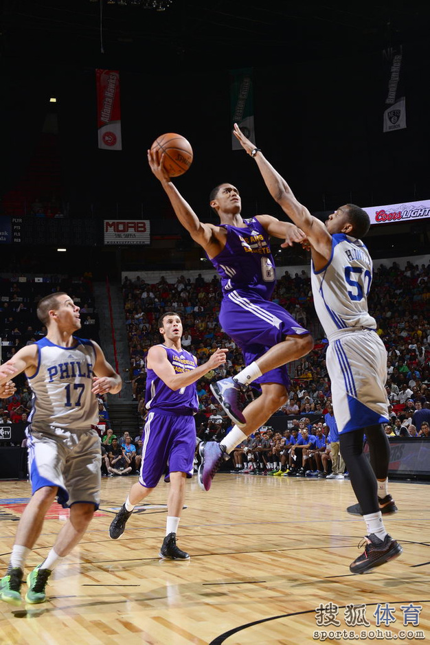 湖人胜76人探花封盖榜眼 亚裔新星抢眼(3)