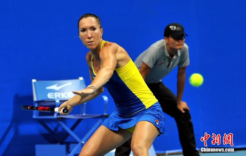 扬科维奇首秀江西国际女子网球公开赛 首轮轻