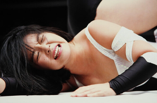 美国内衣搏击赛场面火爆 盘点体坛重口味比赛