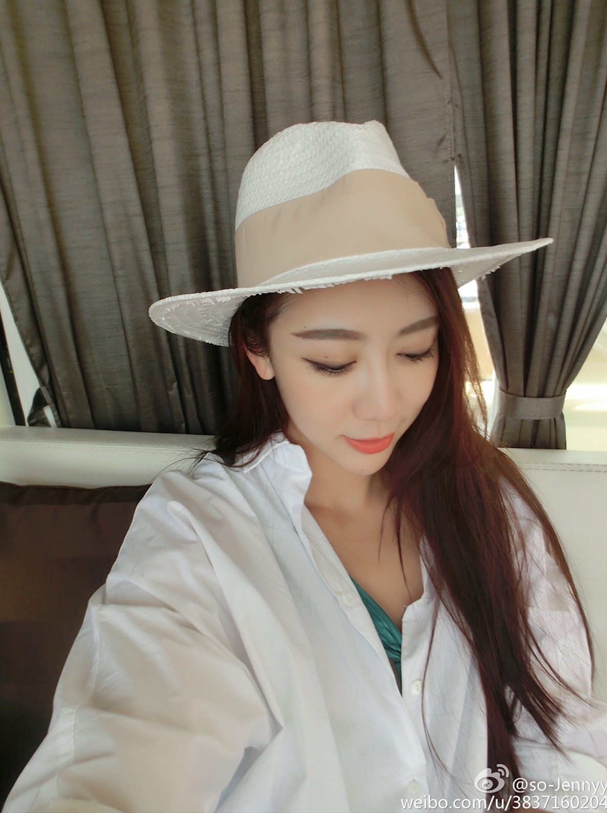 国奥小将美艳女友曝光 极品!沟深腿长颜值高(2