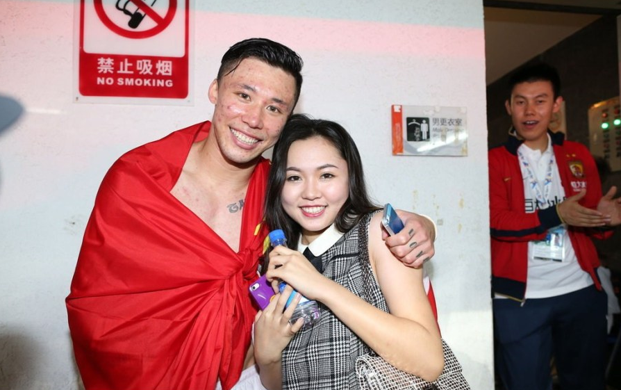 恒大拜仁太太团PK 郜林娇妻斗艳格策女友(20