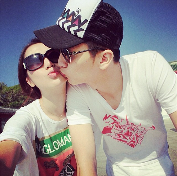 情人节将至 <em>孙悦爱妻</em>晒两人亲密<em>照片</em>