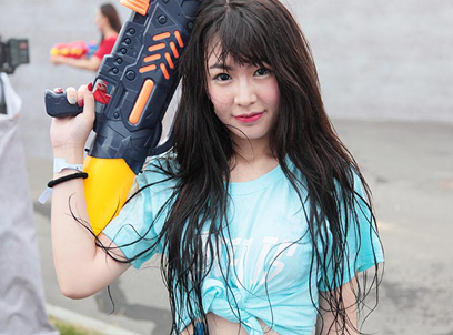 千人水枪对抗游戏星族来袭Alien is Coming登