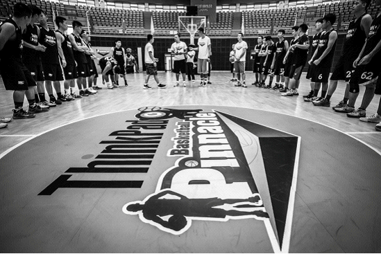 塞亚托马斯现身山城执教2015Pinnacle篮球训