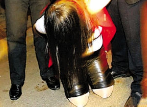 <em>卖淫</em>女改失足<em>妇女</em>能否杜绝羞辱性执法?_新闻