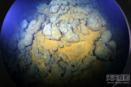 海底火山真实面目首次曝光