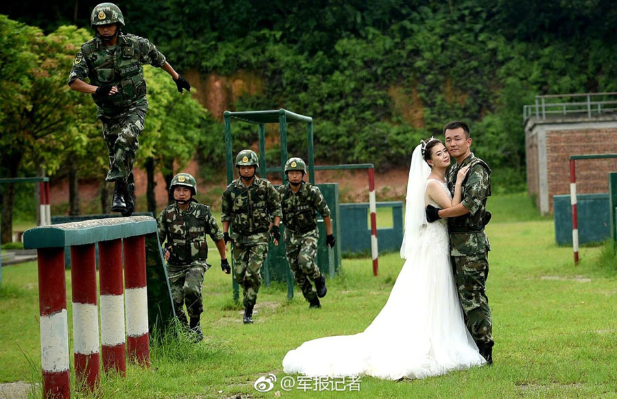 wedding photos in border police college in guangzhou