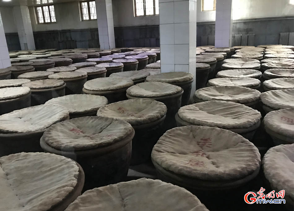 Shanxi Intangible Cultural Heritages: A glimpse of brewing process of mature vinegar