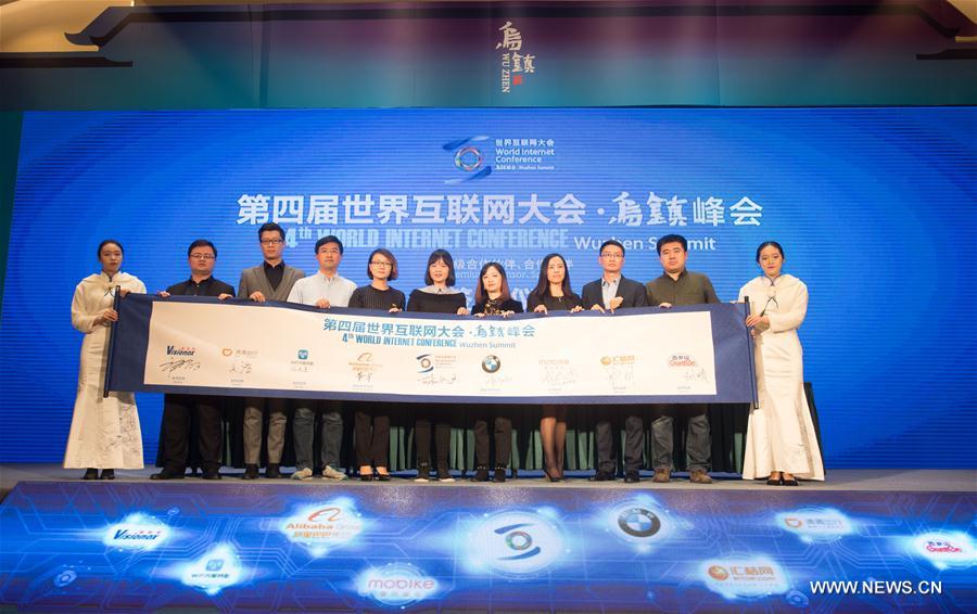 Signing ceremony of sponsors of 4th WIC held in Wuzhen CHINA-ZHEJIANG-WUZHEN-WIC-SPONSOR-SIGNING CEREMONY (CN)