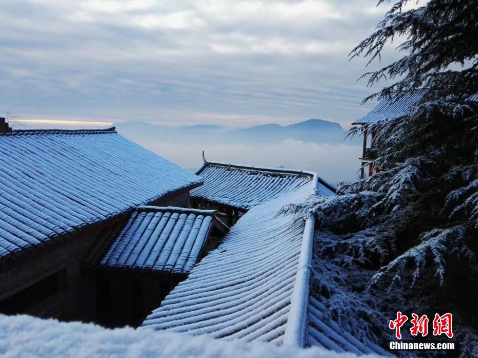 Scenery of snow-covered Mengding Mountain in SW China’s Sichuan Province