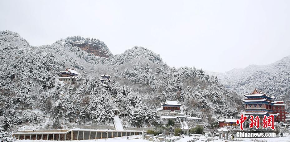 A visit to Jingtu Temple after snowfall in NW China’s Gansu Province