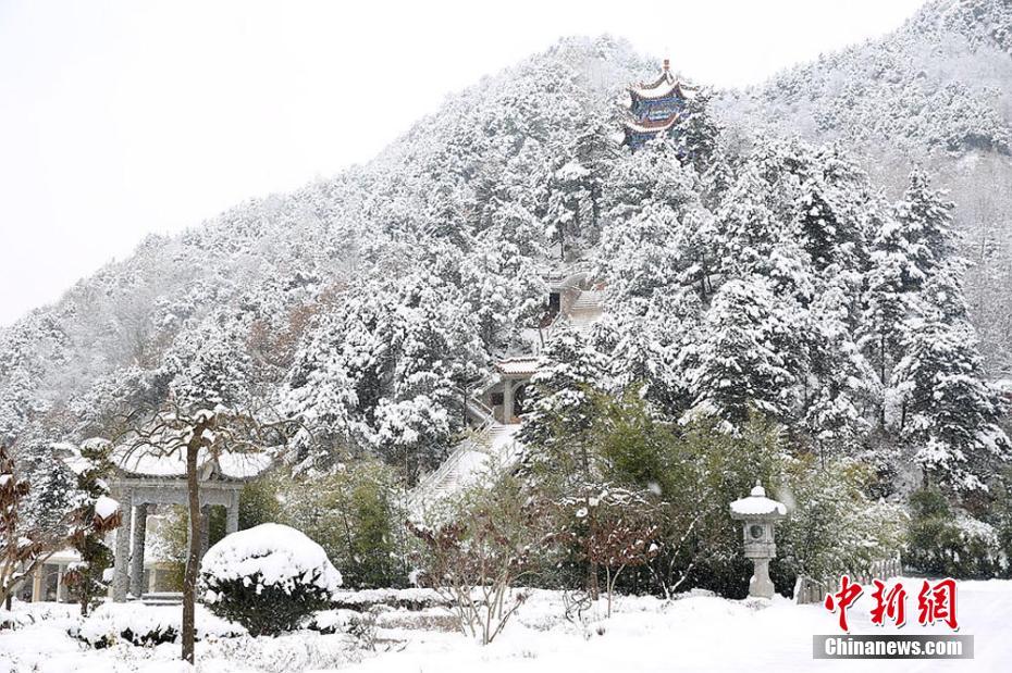 A visit to Jingtu Temple after snowfall in NW China’s Gansu Province