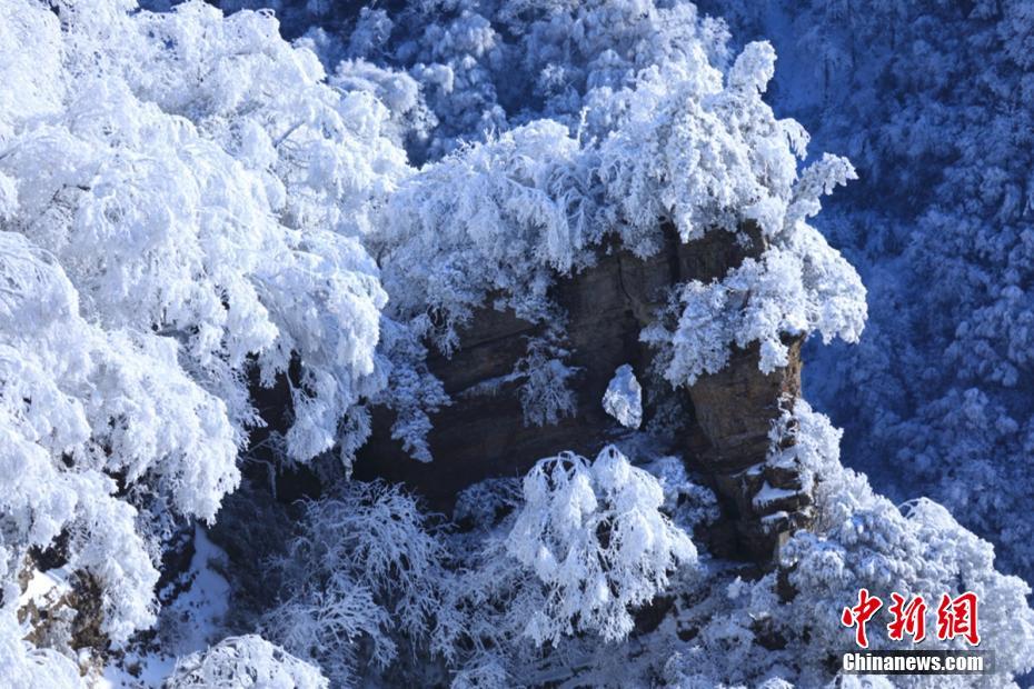 Scenery of snow-covered Guangwu Mountain in SW China’s Sichuan Province